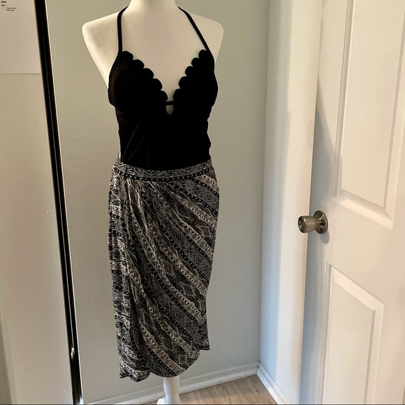 Scalloped Edge Bathing Suit, Black, Time and Tru size S (4-6) - Picture 11 of 16